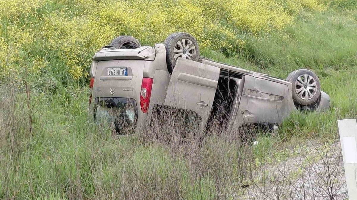 Yağışlı Havada Feci Kaza: Takla Atan Otomobilde 2 Kişi Yaralandı