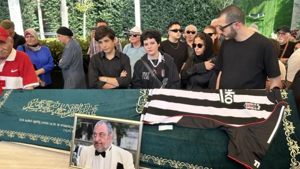 Reha Muhtar Son Yolculuğuna Uğurlandı: Cenazede Dikkat Çeken Aile Anları