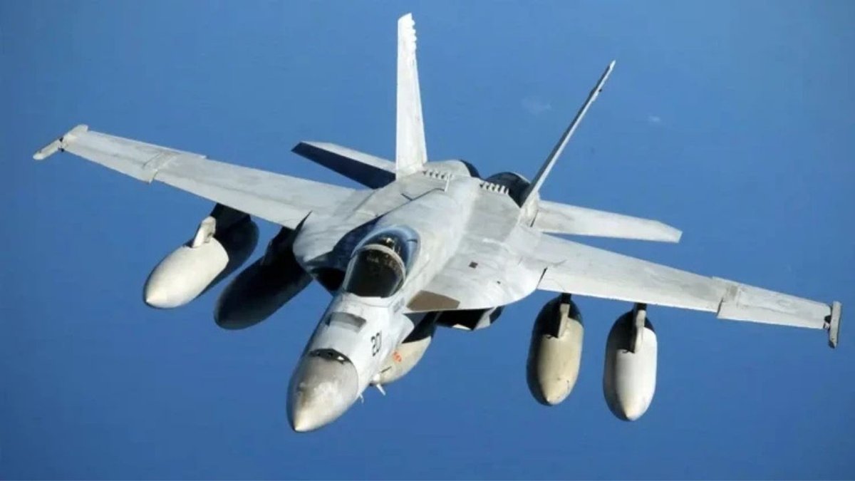 ABD’de F/A-18 Savaş Uçağı Düştü! Washington’da Eğitim Uçuşu Faciası: Pilot Kurtuldu