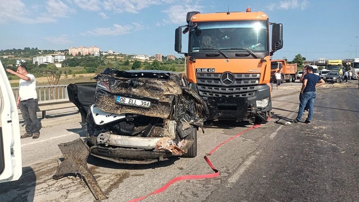 Samsun’da Zincirleme Kaza 8 Araç Birbirine Girdi 2 Yaralı