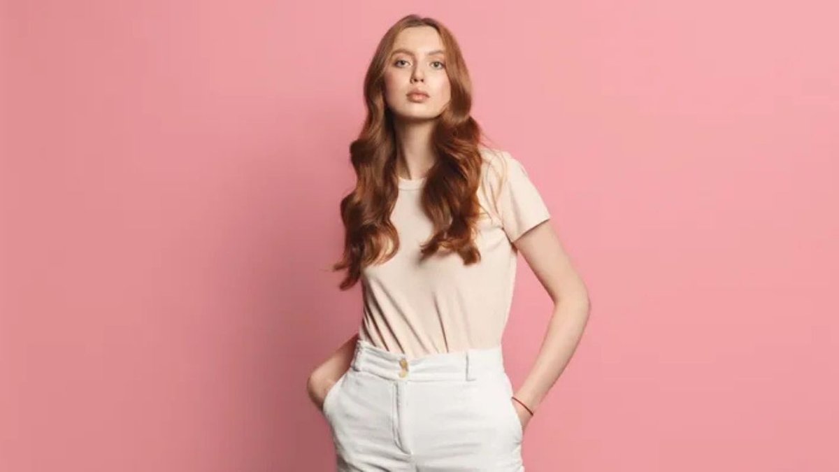 Minimal Moda Nedir? Sade ve Şık Tarz İçin Önemli Noktalar