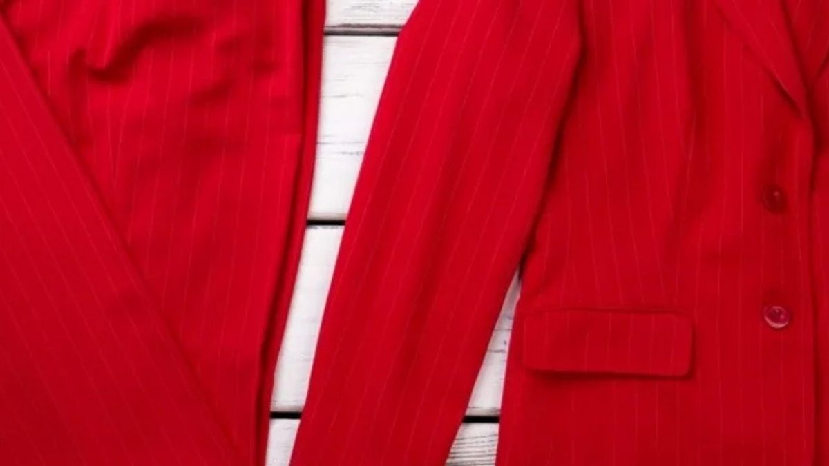 Kırmızı Blazer Ceketle Nasıl Şık Kombinler Yapılır? Modern Stil İpuçları