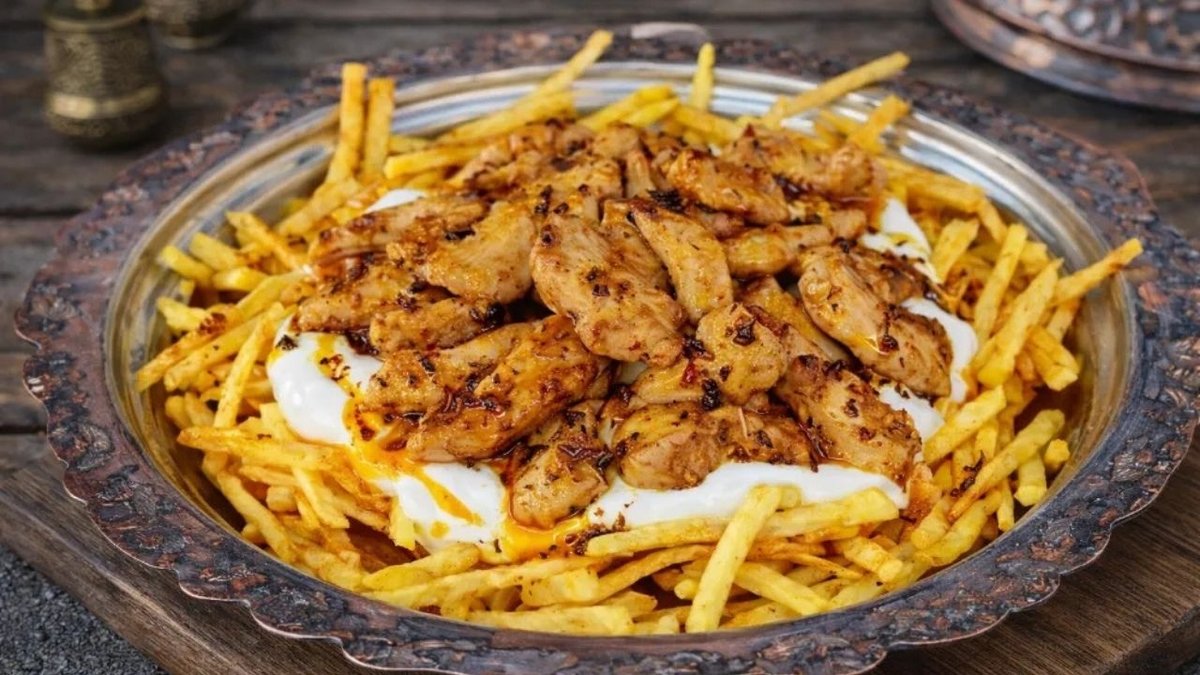 Tavuklu Çökertme Kebabı Sofraların Yeni Favorisi Oldu