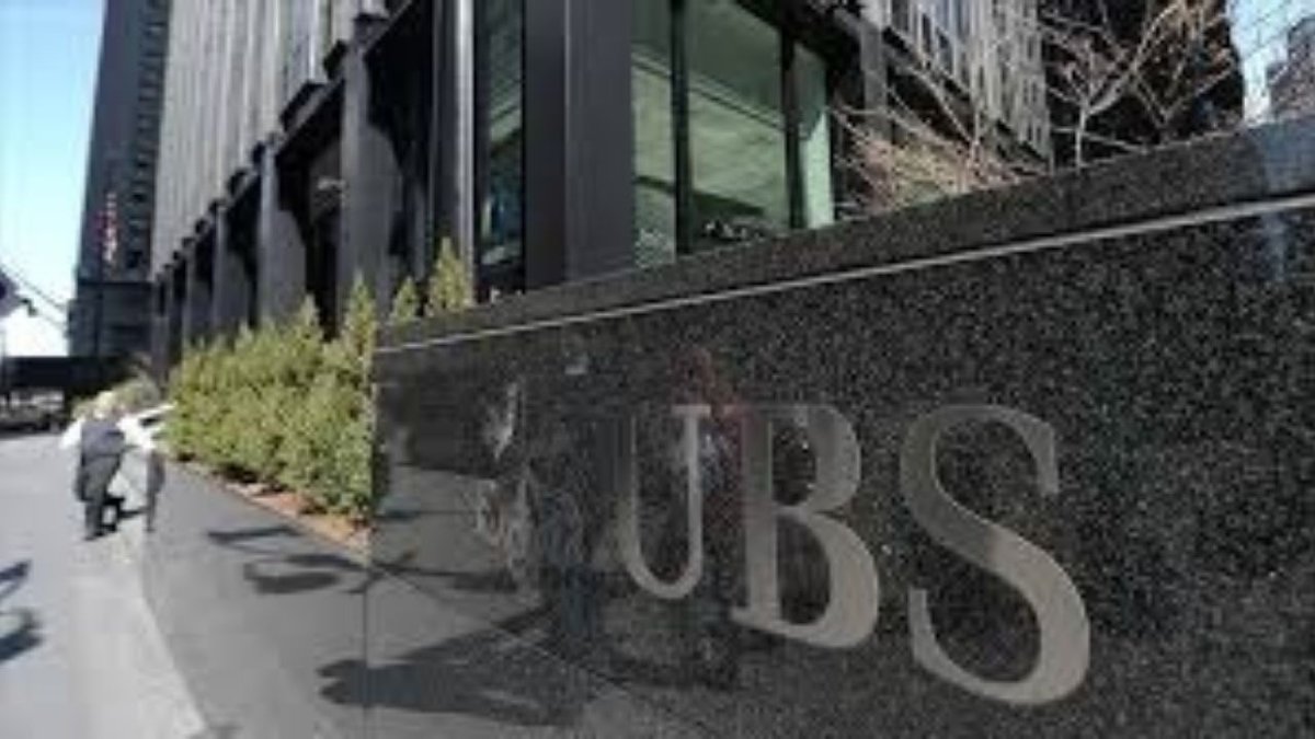 UBS, İlk Çeyrek Net Karını Beklentilerin Üzerinde Duyurdu