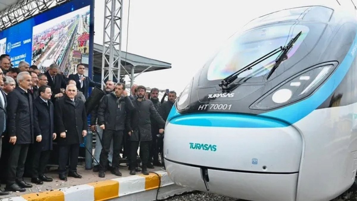 Bakan Uraloğlu Duyurdu: Yerli Elektrikli Hızlı Tren 225 Km Hızda