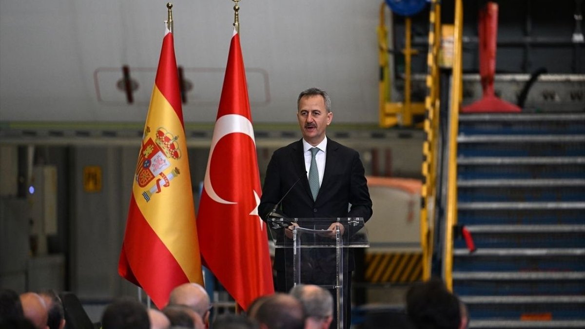 HÜRJET, İspanya'ya İhracat İçin İmza Törenini Gerçekleştirdi: Türk Savunma Sanayisi Yeni Bir Başarıya İmza Attı