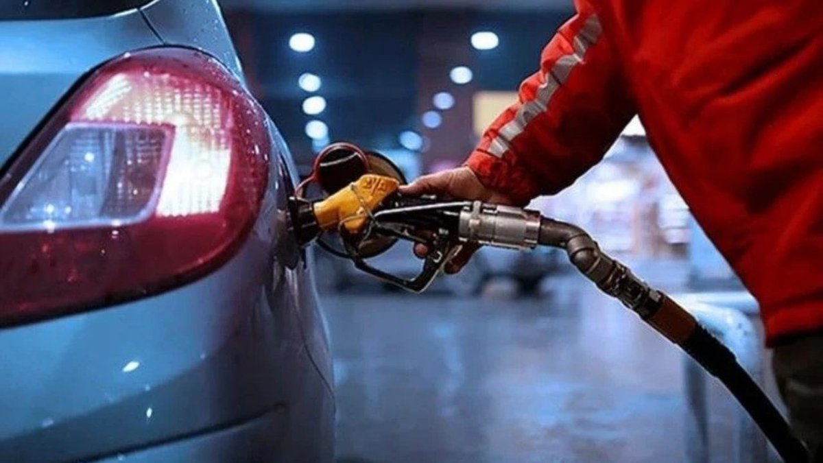 Akaryakıtta Beklenen İndirim İçin Tarih Belli Oldu: Benzin ve Motorin Kullanıcıları Bu Gelişmeye Dikkat!