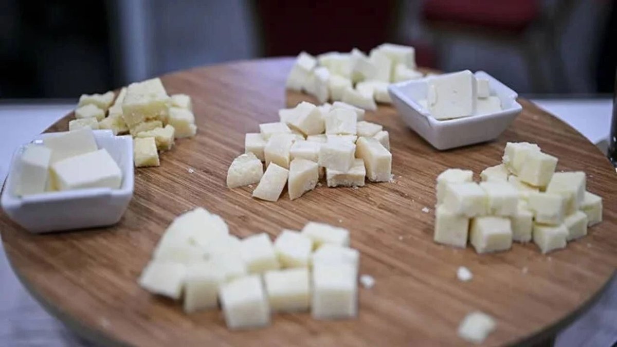 Ünlü Peynir Markasında Sağlık Alarmı Listeria Tespit Edildi Ürünler Raflardan Kaldırıldı