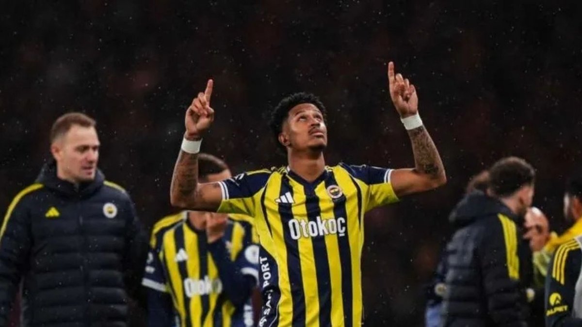 Fenerbahçe'de Ayrılık Söz Konusu: Jayden Oosterwolde AS Roma'nın Gündeminde