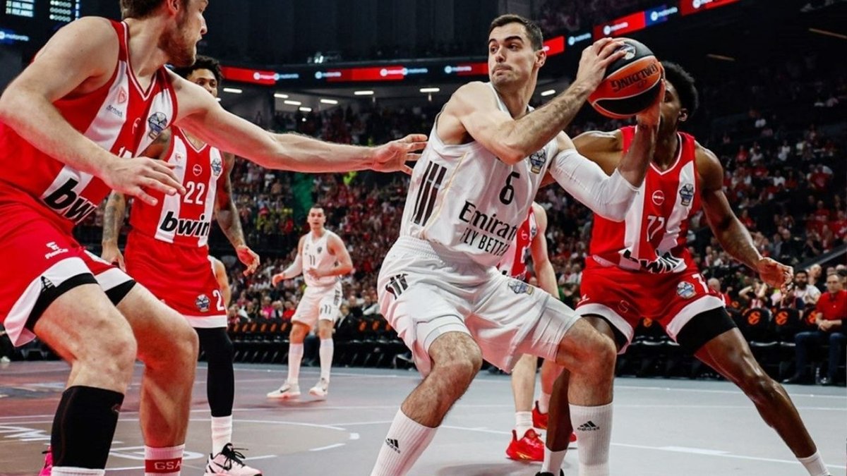 Olympiakos Tarih Yazdı EuroLeague Kupasını Dördüncü Kez Müzesine Götürdü