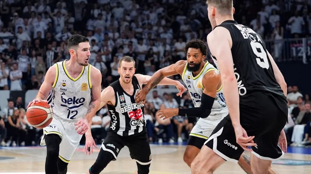 Nando De Colo Basketbolu Bıraktı