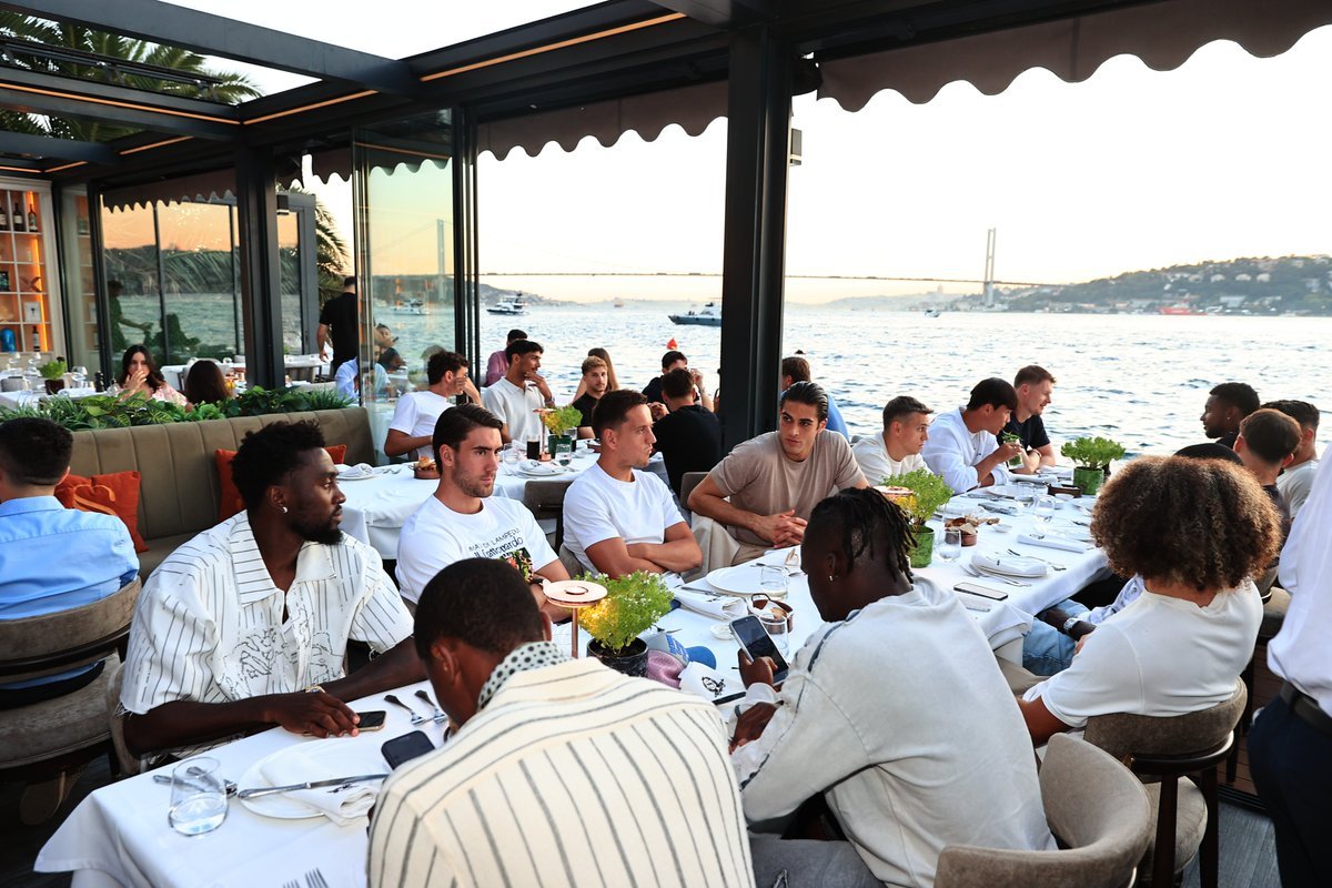 Beşiktaş, Vincenzo Italiano Önderliğinde Akşam Yemeğinde Bir Araya Geldi