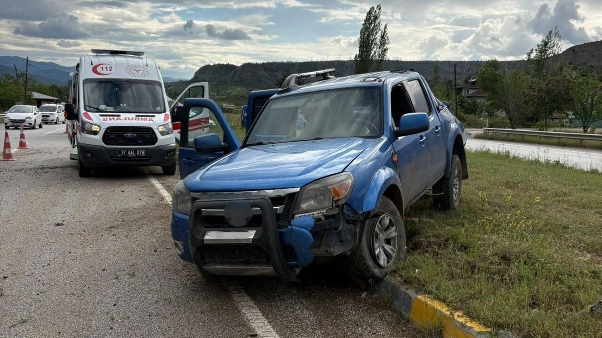 Tosya’da Feci Kaza: Kontrolden Çıkan Kamyonet Takla Attı, 4 Kişi Yaralandı
