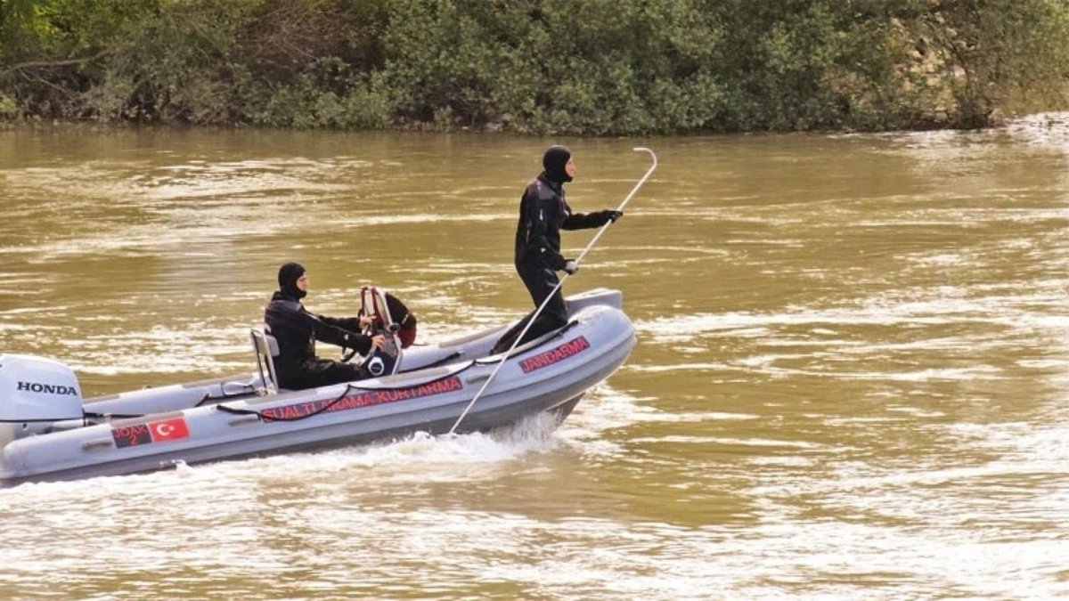 Tokat Kelkit Çayı’nda Kayıp Gençleri Arama Çalışmaları 3. Gününde Sürüyor