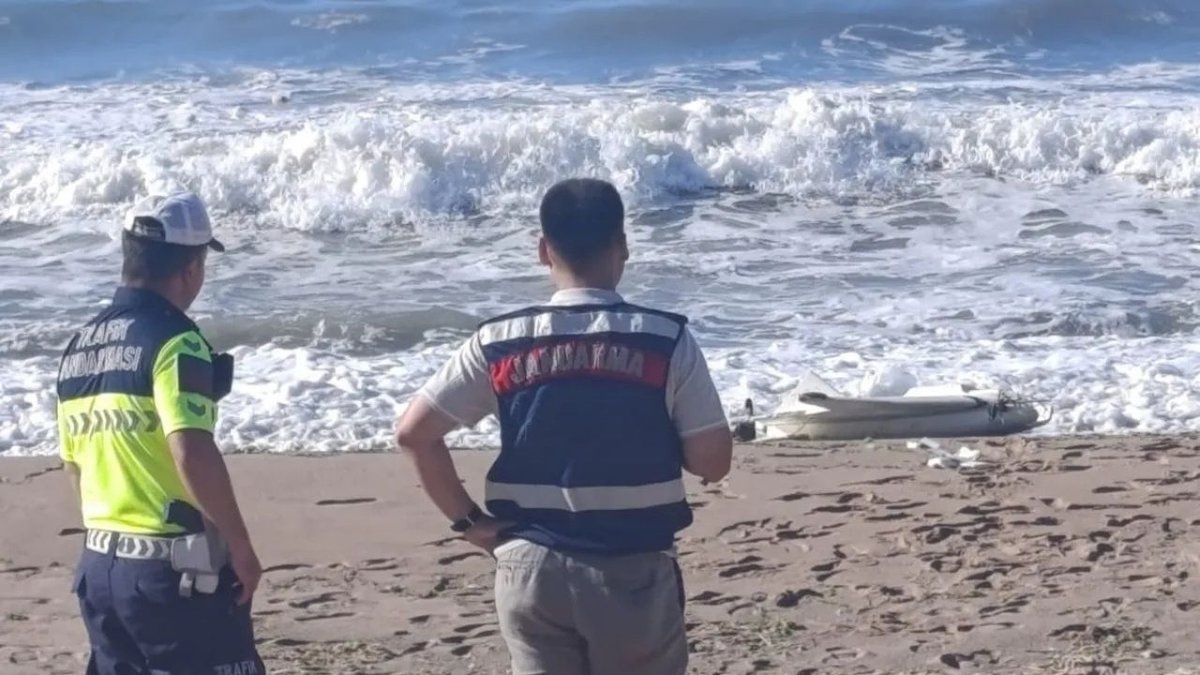 Karadeniz Kıyısında Alarm: Bartın Kapısuyu Plajı’nda Mühimmat Yüklü SİHA Bulundu, Bölge Tahliye Edildi