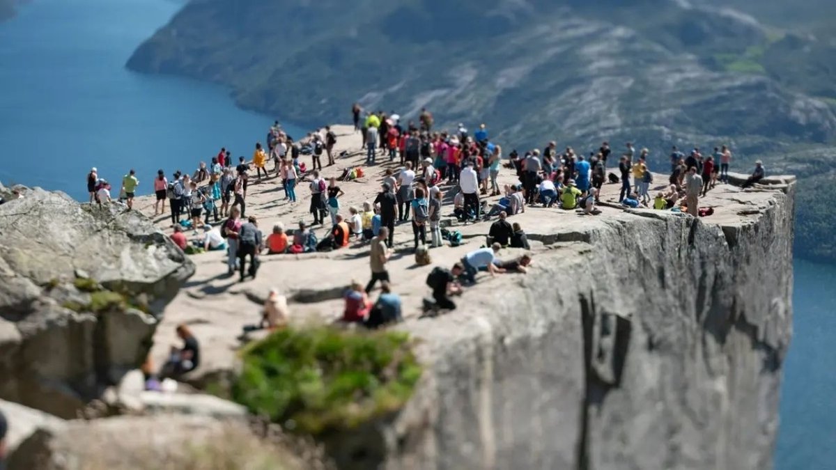 Preikestolen Zirvesi Nefes Kesti 604 Metrelik Uçurumda Unutulmaz Norveç Rotası