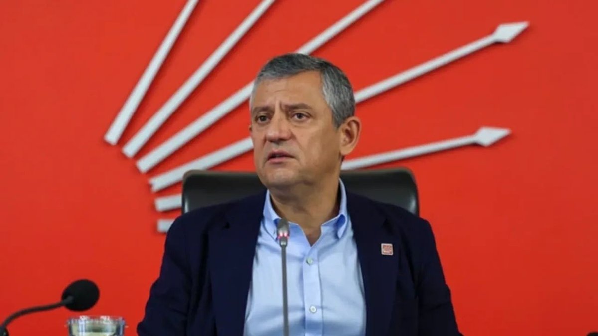 Özgür Özel’den Yeni Parti Sinyali Siyasi Kulisleri Hareketlendiren Açıklama