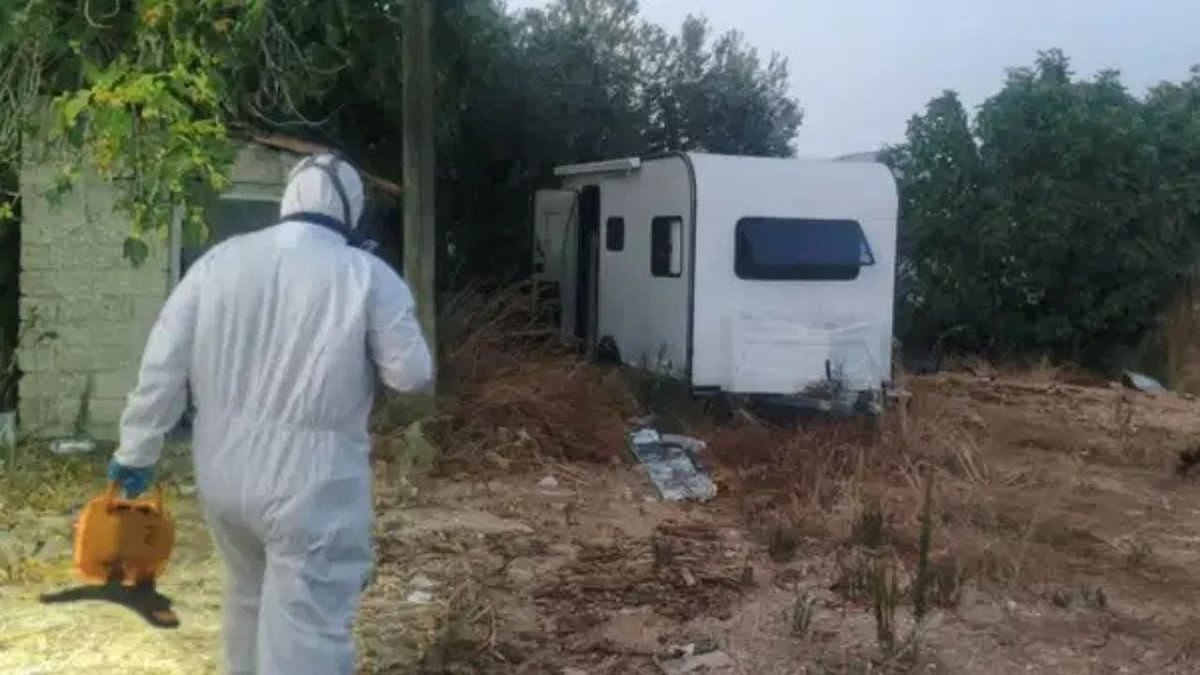 Kötü Koku Gerçeği Ortaya Çıkardı Karavanda Yaşayan Yaşlı Adam Ölü Bulundu