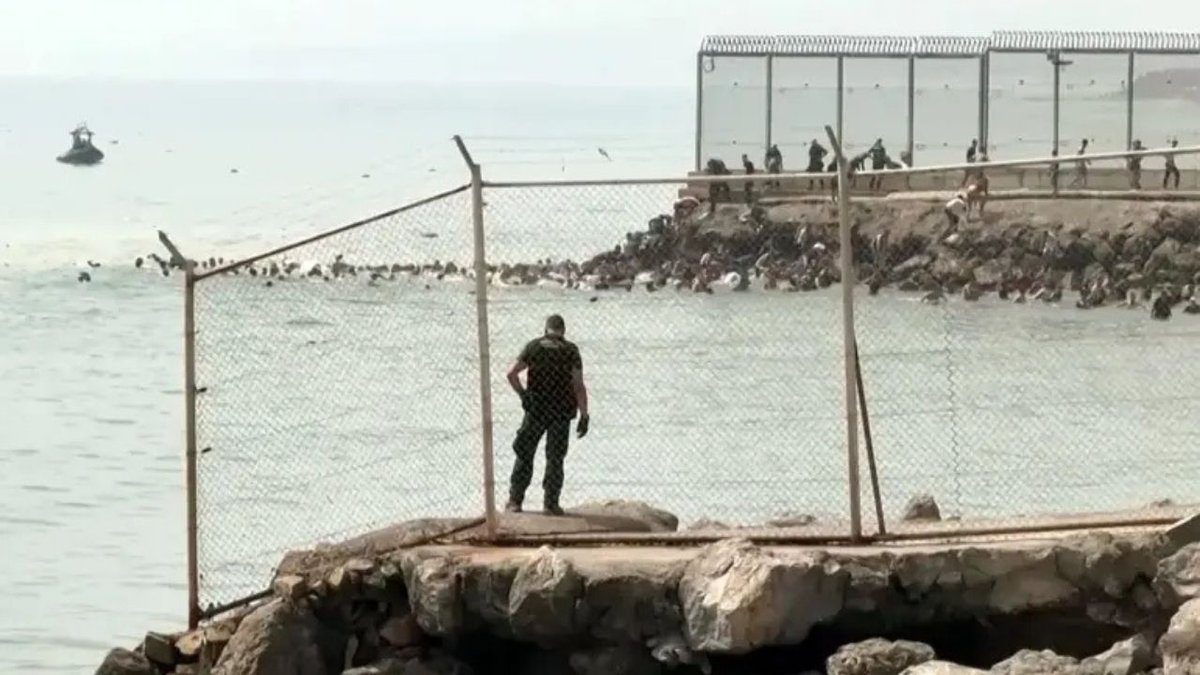 Fas İspanya Sınırında Göçmen Alarmı: 18 Kişi Hayatını Kaybetti, Ceuta’ya Asker Sevkiyatı Başladı