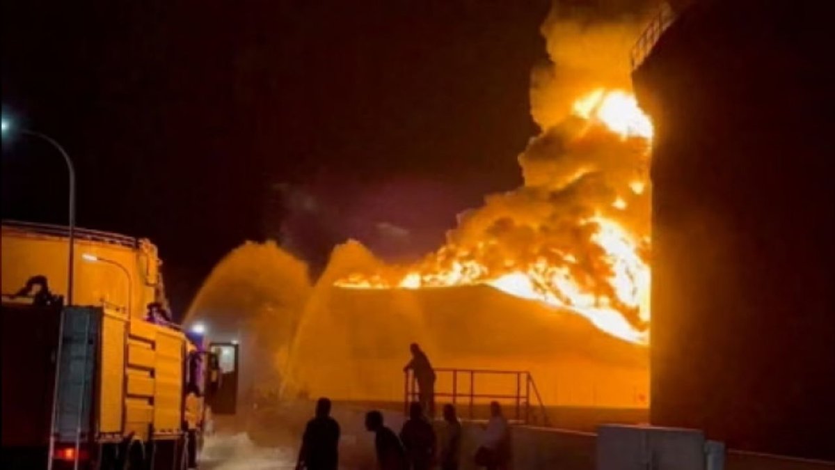 Libya’daki Petrol Rafinerisine İHA Saldırısı: Büyük Yangın Çıktı