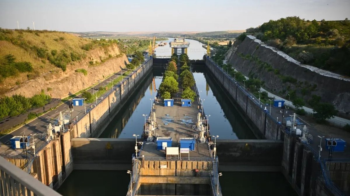 Romanya’da Nükleer Kriz Alarmı: Tuna Nehri Kurudu, Reaktörler Devre Dışı Kaldı