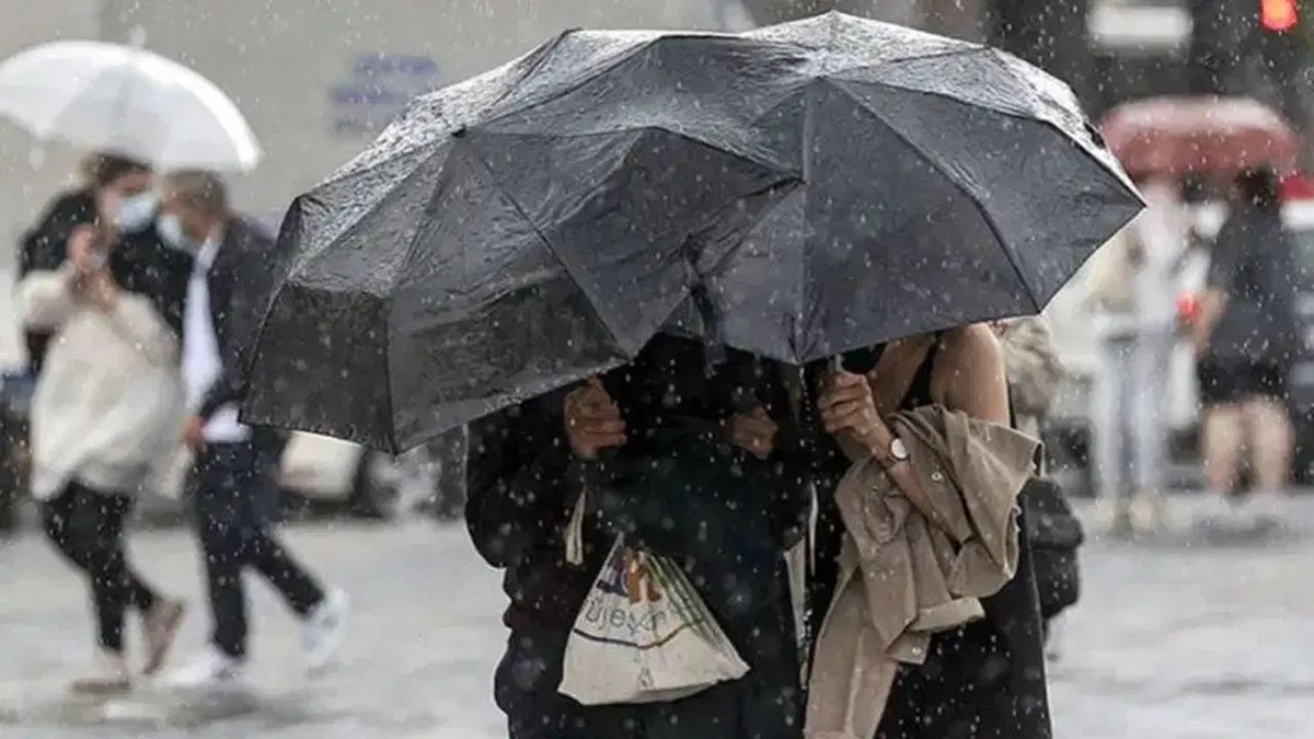 Meteoroloji Tarih Verdi: Sıcaklıklar Düşecek, Sağanak Geliyor