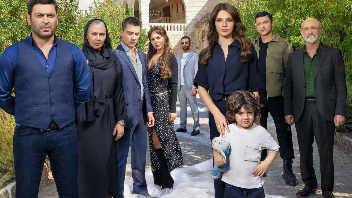 Uzak Şehir’de Sezon Finali Öncesi Ayrılıklar: Alper Çankaya ve Burç Kümbetlioğlu Veda Ediyor