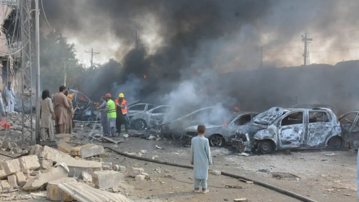 Pakistan’ın Beluçistan Bölgesinde Demiryolu Hattına Bombalı Saldırı: 23 Ölü