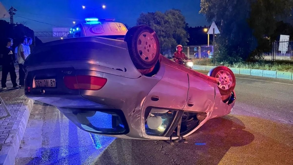 Aydın’da Faciadan Dönüldü Ters Dönen Otomobilden Sağ Çıktı