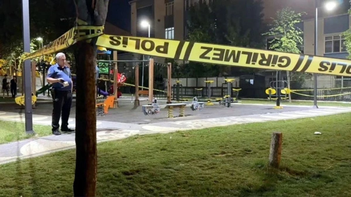 Avcılar’da Parkta Silahlı Saldırı!