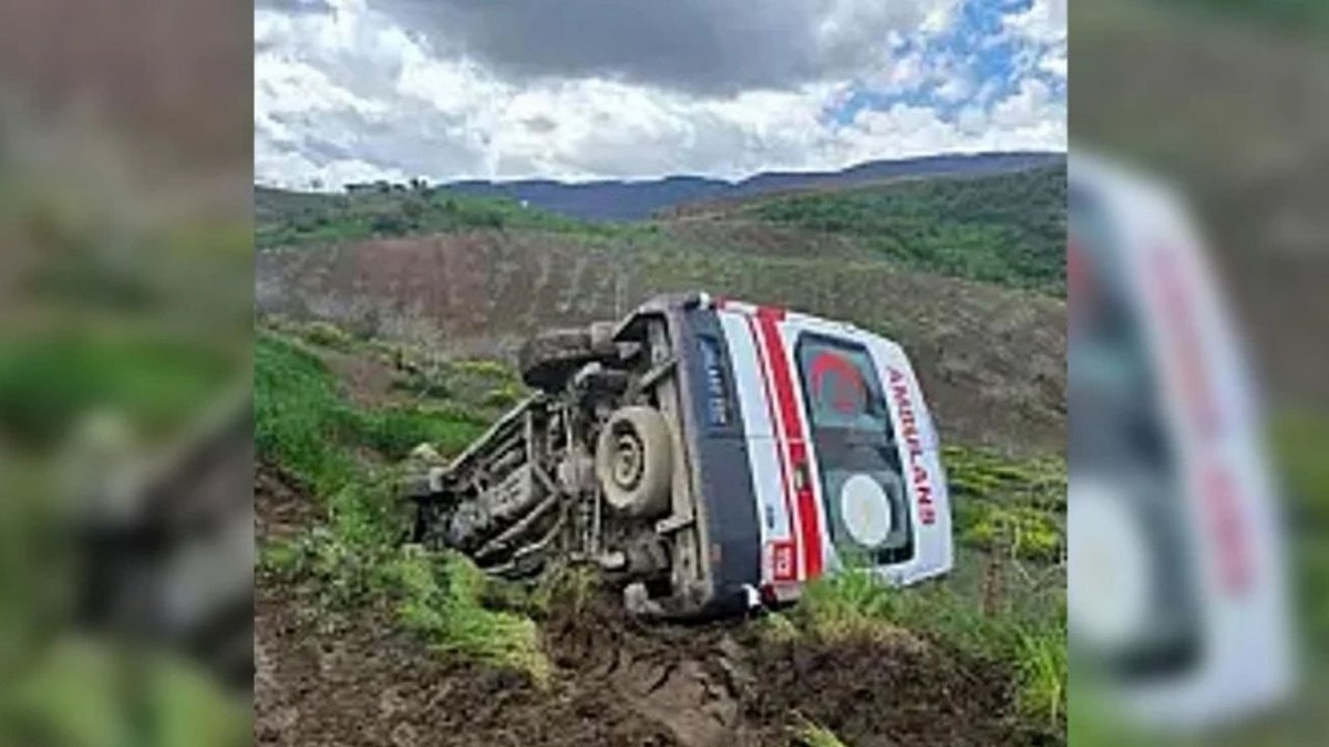 Siirt’te Ambulans Devrildi: 3 Sağlık Çalışanı Yaralandı