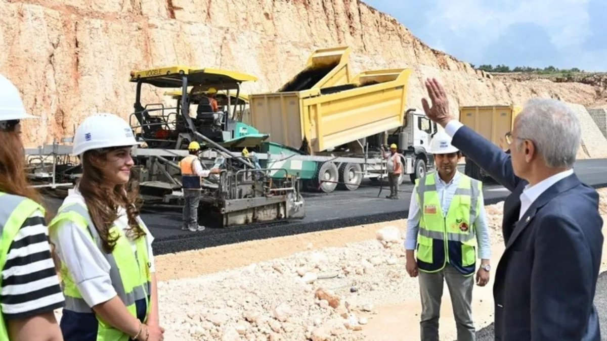 Çeşmeli-Kızkalesi Otoyolu ile 2,5 Saatlik Yolculuk 18 Dakikaya İnecek