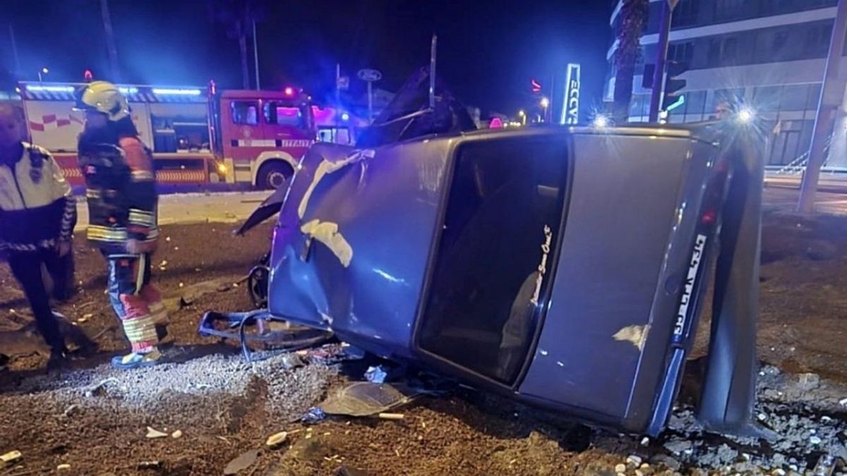 Bandırma’da Korkutan Trafik Kazası! Araçta Sıkışan Yaralıyı İtfaiye Kurtardı