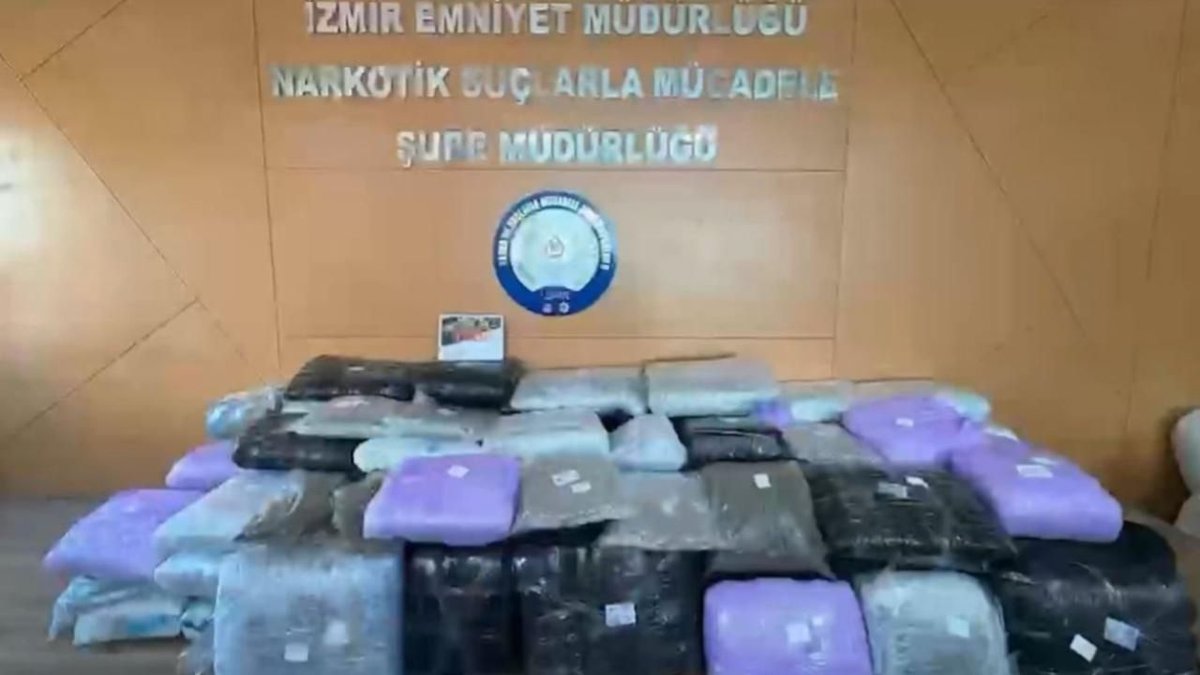 İzmir’de Dev Operasyon: 371 Kilogram Uyuşturucu Ele Geçirildi, 1 Gözaltı