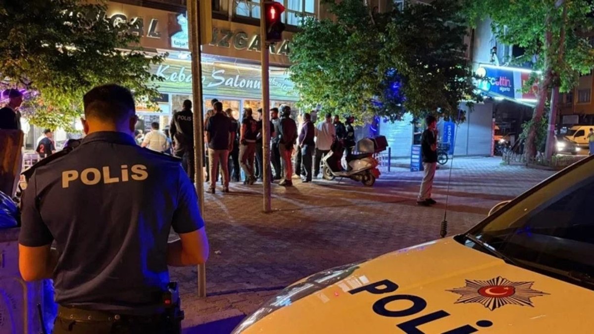 Kayseri’de Kebapçıda Kanlı Kavga: Döner Bıçaklı Saldırıda 2 Kişi Yaralandı