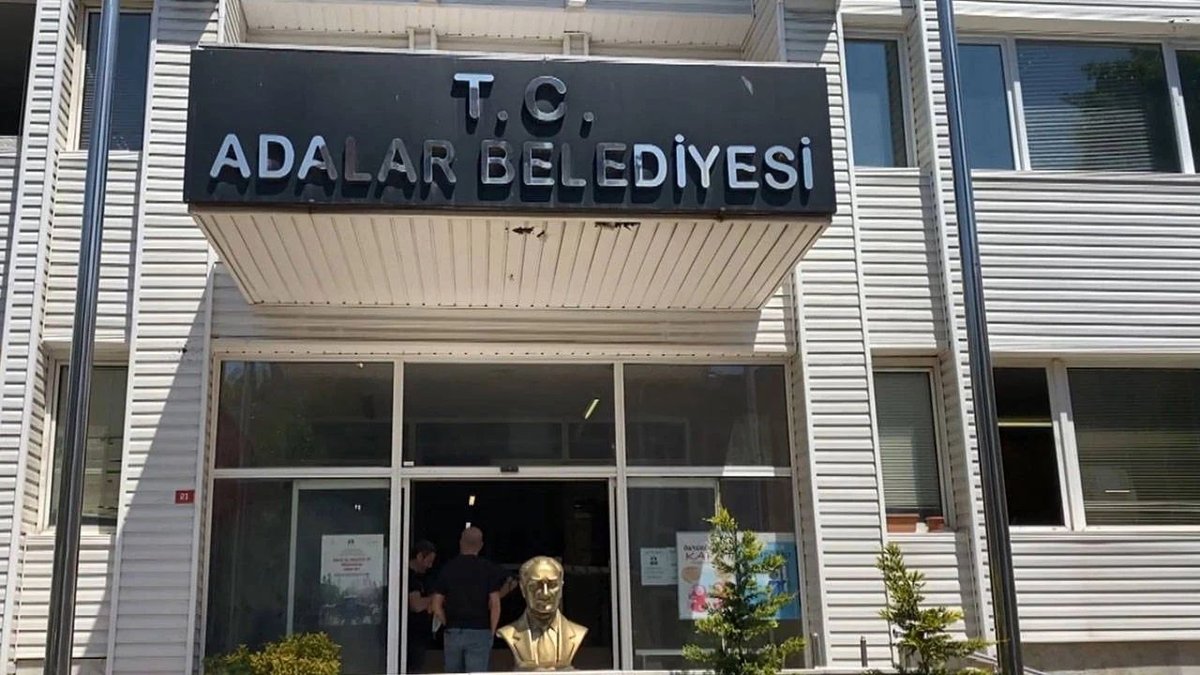 Adalar Belediyesi Operasyonunda 39 Kişi Adliyeye Sevk