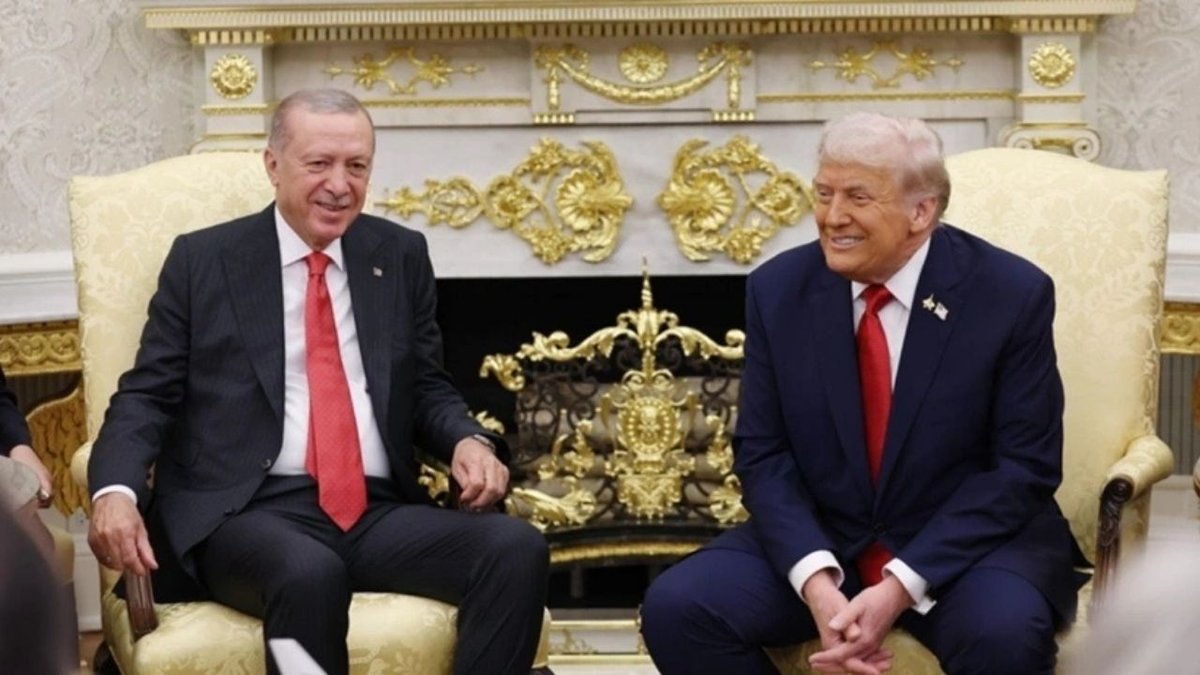 Trump Erdoğan Kılıçdaroğlu Üzerinden Siyaset Eleştirisi