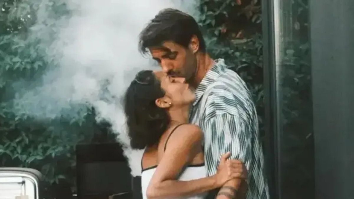 Zeynep Bastık Ve Serkay Tütüncü’den Düğün Öncesi Romantik Paylaşım