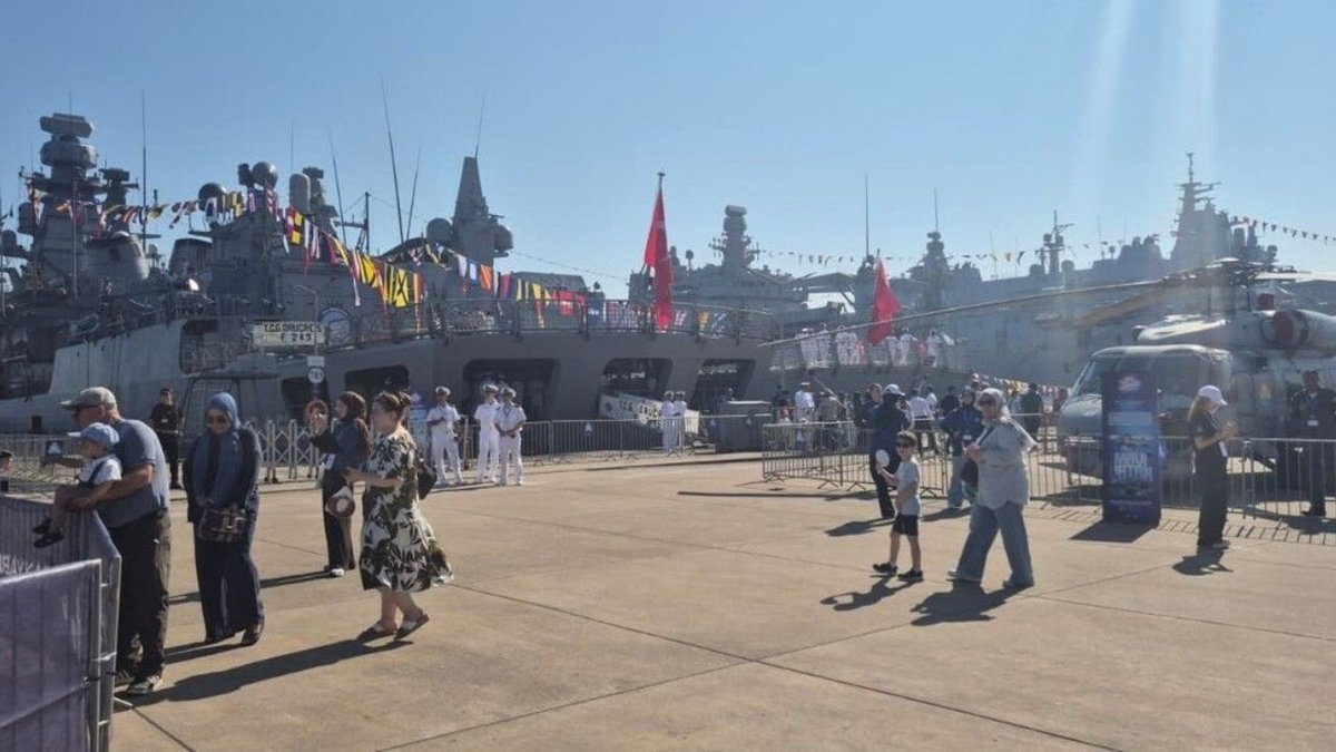 TEKNOFEST Mavi Vatan'da İkinci Gün Yoğun İlgi Gördü: TCG Anadolu Ve Milli Teknolojiler Göz Doldurdu